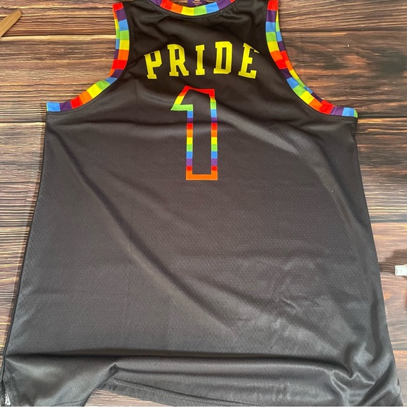 NBA Los Angeles Lakers 2022 Pride Night Jersey Adult Size XL Rainbow - Picture 5 of 5